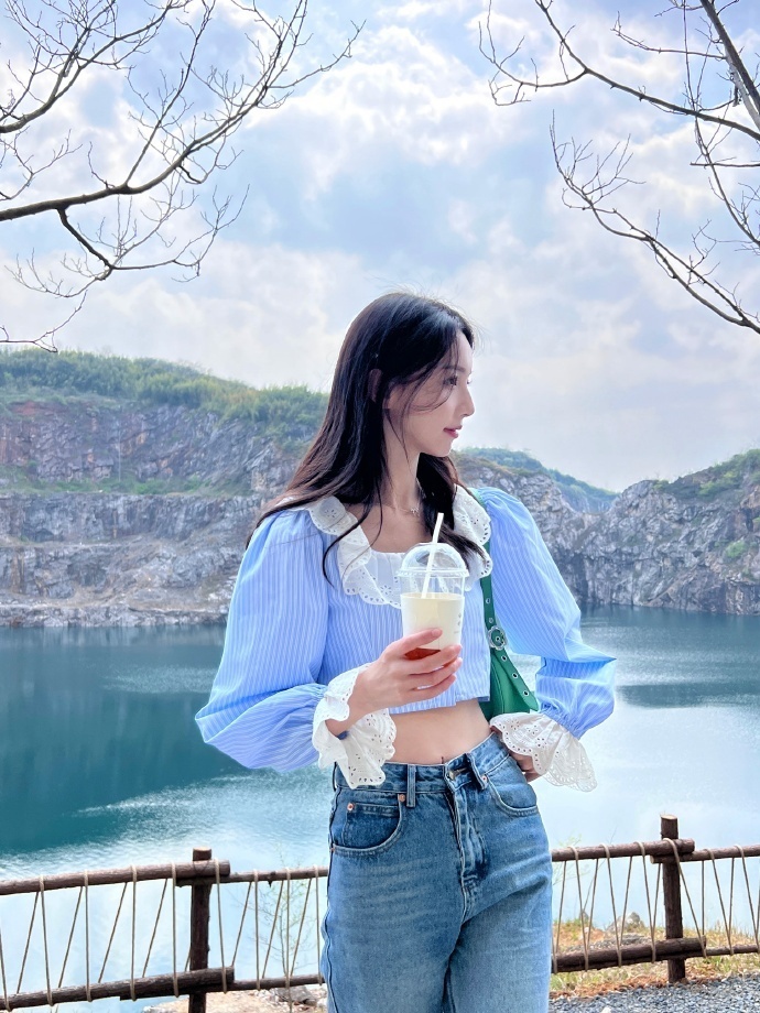 一直游到海水变蓝